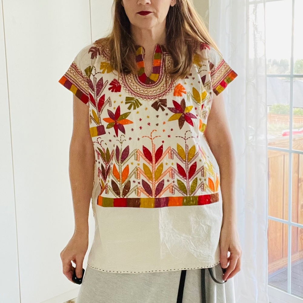Vintage 70s Guatemalan Huipil Embroidered Top M